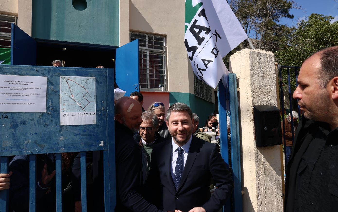 Ξεκίνησε η μάχη των συσχετισμών στο ΠΑΣΟΚ ενόψει του Συνεδρίου μετά την εντυπωσιακή προσέλευση 150.000 μελών στις κάλπες