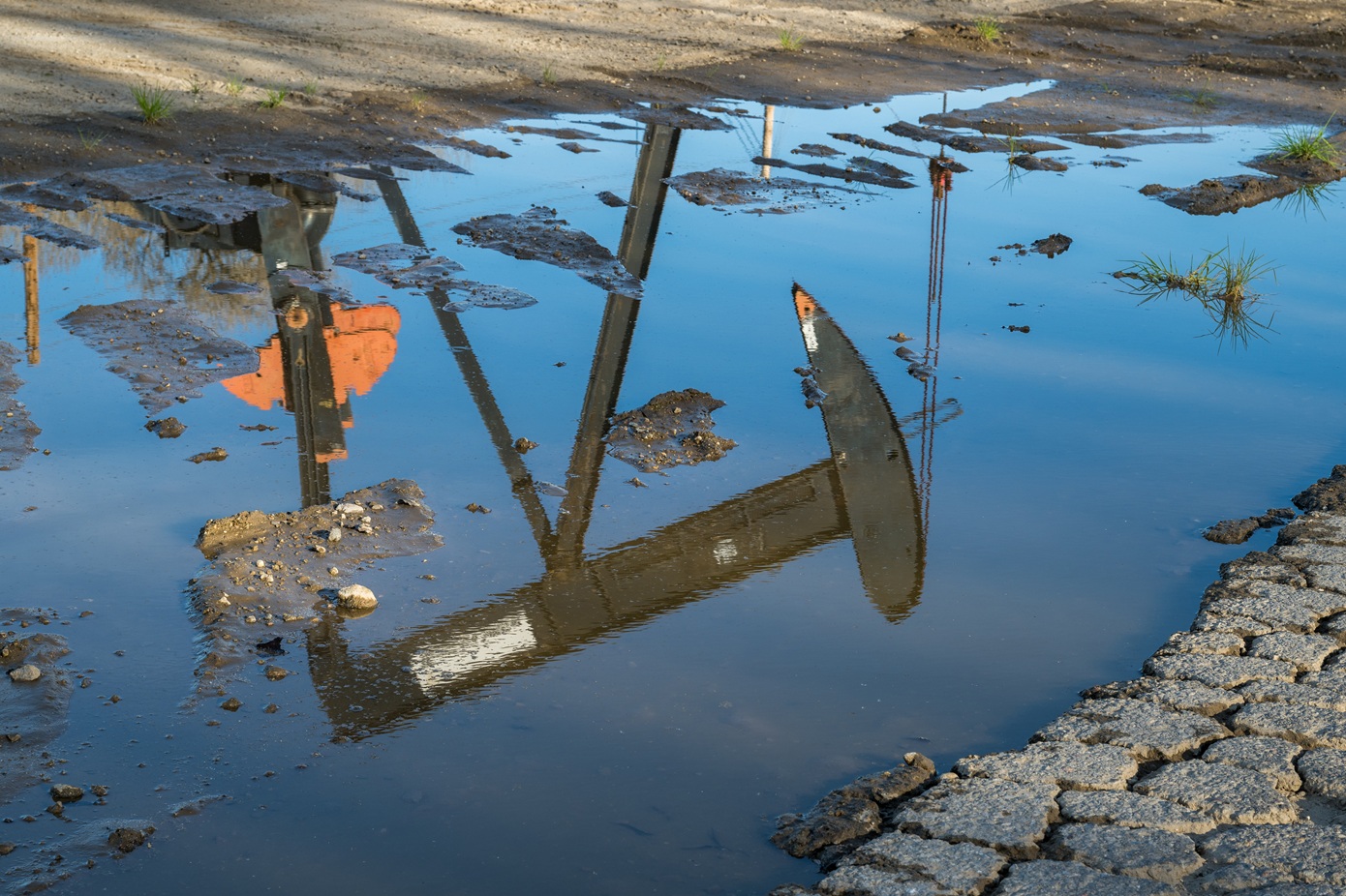 Η τιμή του βαρελιού πλησιάζει τα 100 δολάρια παρά την αποδέσμευση στρατηγικών αποθεμάτων