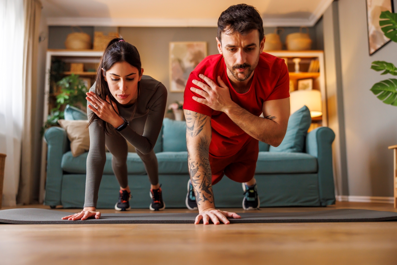 5 ασκήσεις που σας κρατούν νέους μετά τα 40