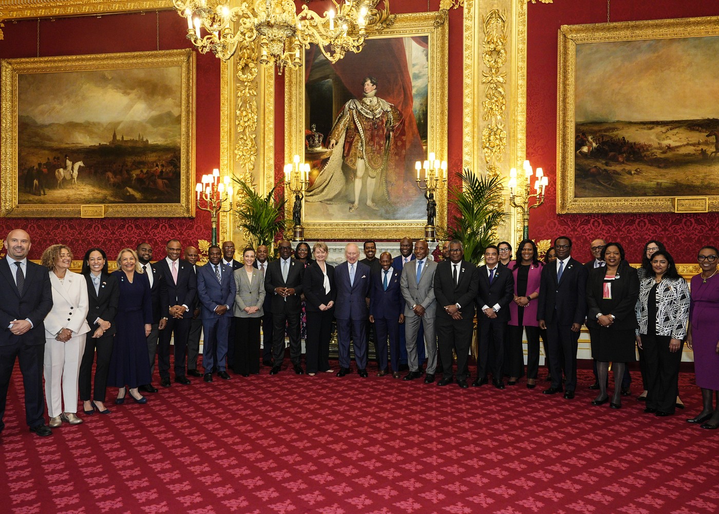 Ο βασιλιάς Κάρολος και η υπουργός Εξωτερικών Ιβέτ Κούπερ παραθέτουν δεξίωση προς τιμήν των υπουργών Εξωτερικών της Καραϊβικής 