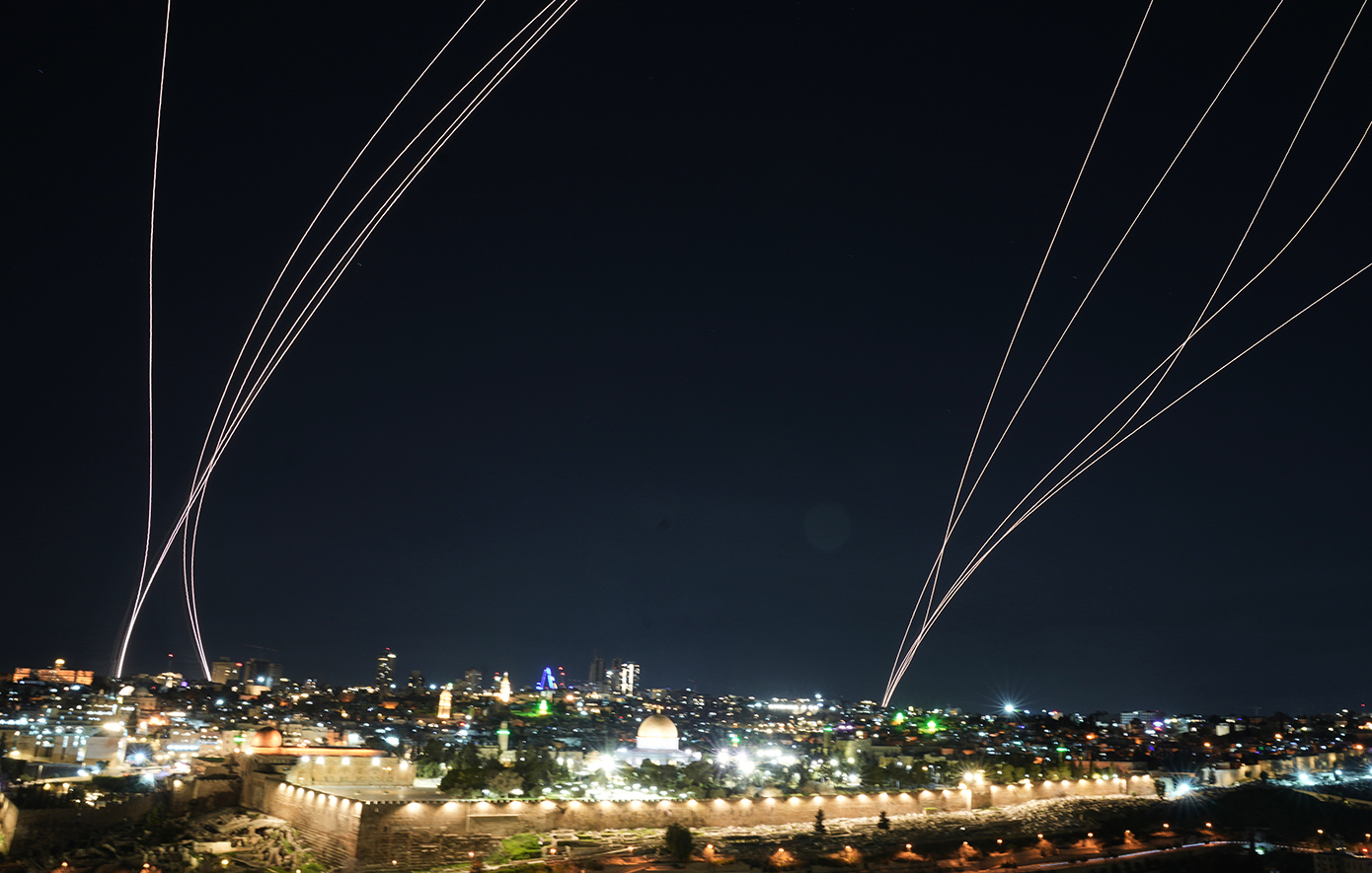 Η «μάχη των πυραύλων» μπορεί να κρίνει την έκβαση και τη διάρκεια του πολέμου των ΗΠΑ και του Ισραήλ με το Ιράν