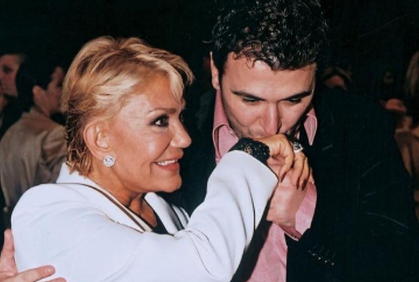 Αντώνης Ρέμος: Το άλμπουμ με τις αγαπημένες του στιγμές με τη Μαρινέλλα &#8211; «Μα εσύ ποτέ να μη χαθείς ποτέ απ’ τη ζωή μου»