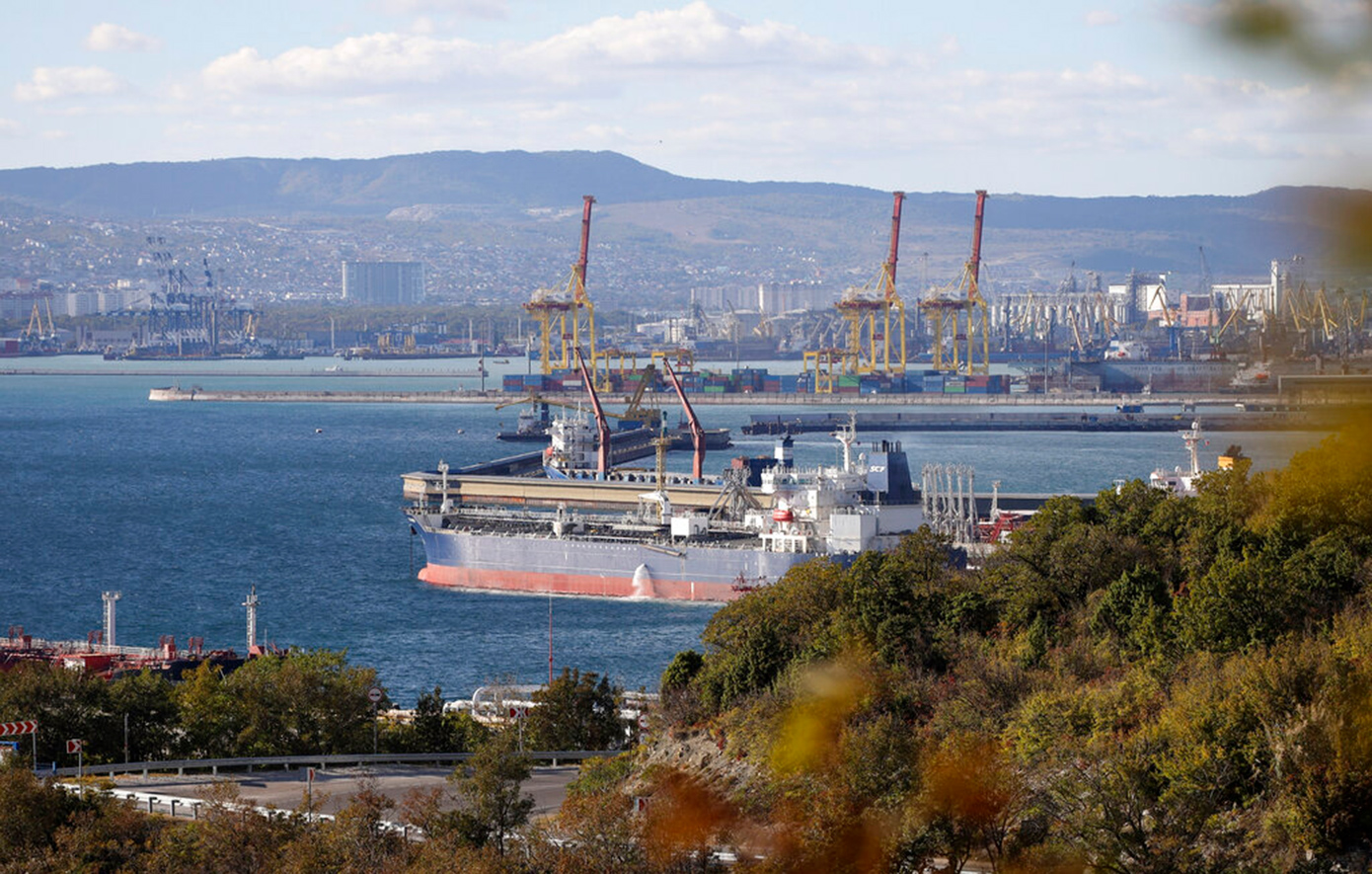 «Πολιορκία» από την Ασία για το ρωσικό πετρέλαιο: Ποιοι στήνονται στην «ουρά»