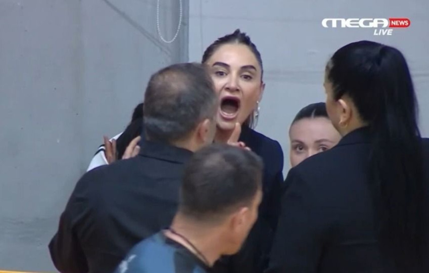 Ολυμπιακός &#8211; Παναθηναϊκός: Η Σελέν Ερντέμ δέχθηκε τεχνική ποινή και πέταξε την πατερίτσα