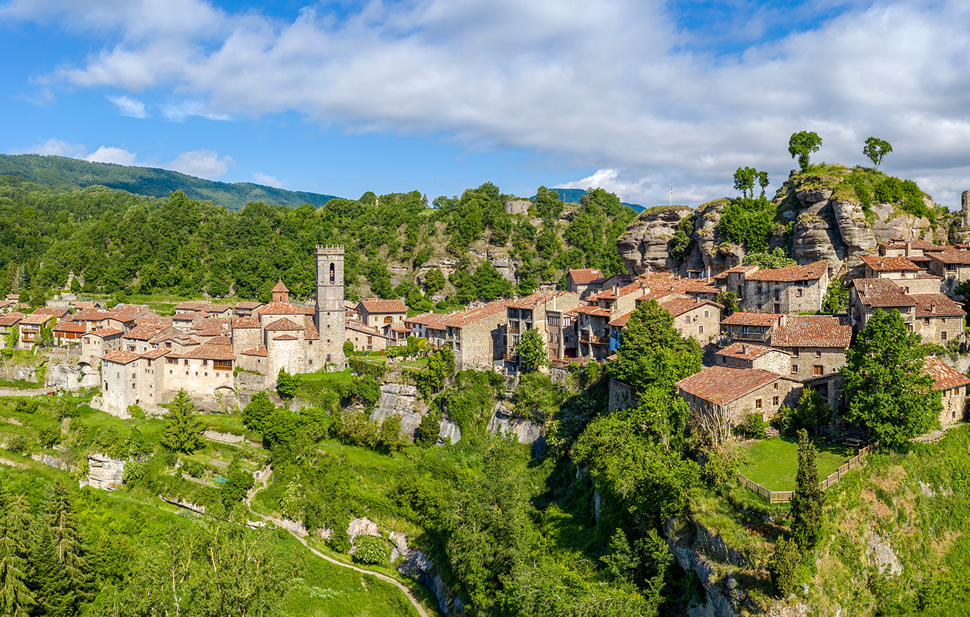 Rupit i Pruit, Ισπανία: Η μαγεία της Καταλονίας σε ένα κρυμμένο διαμάντι ανάμεσα σε βράχους και καταρράκτες