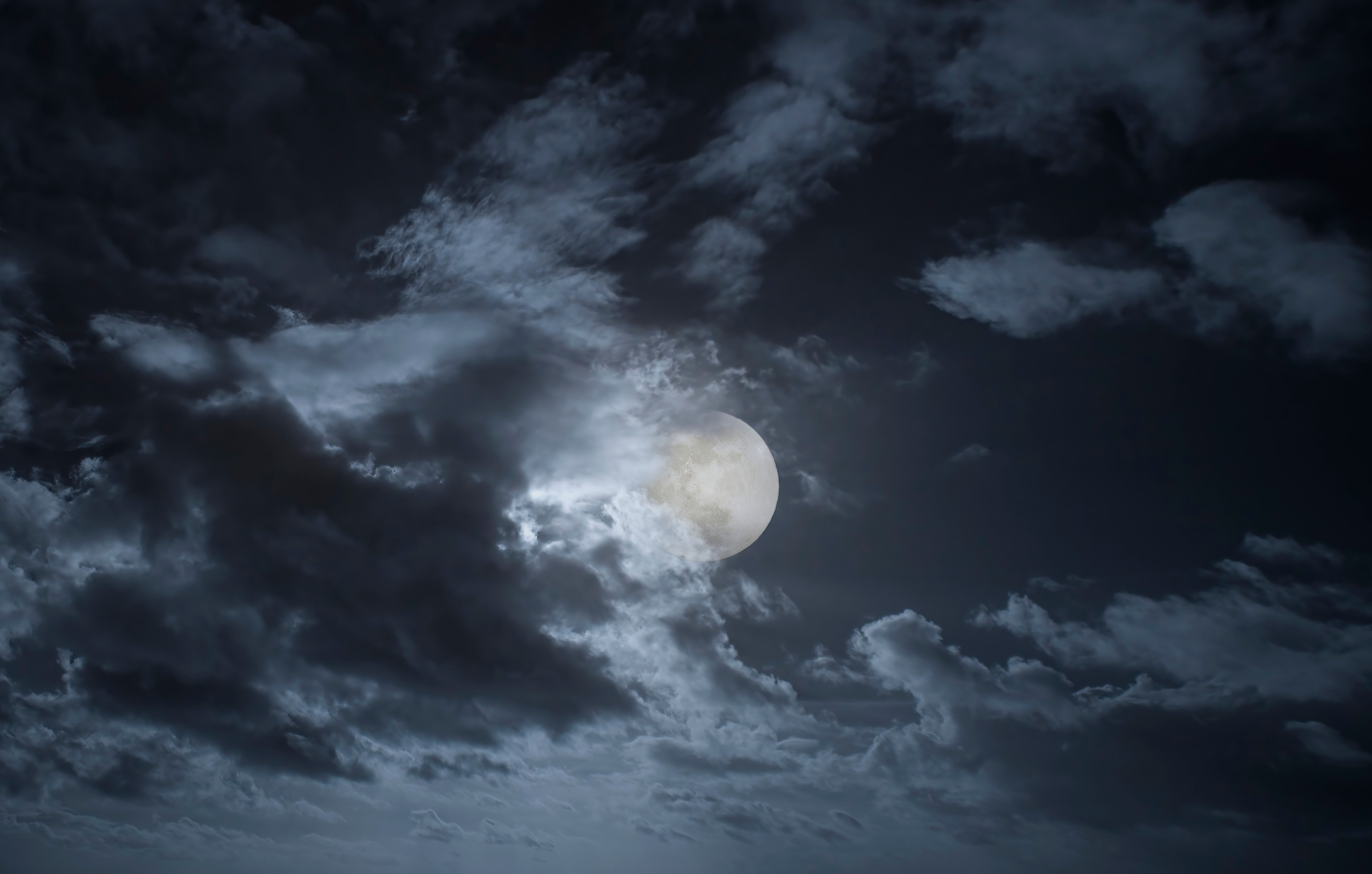 Ζώδια σήμερα: Η Σελήνη φέρνει δράμα, αλήθειες και νέα ξεκινήματα