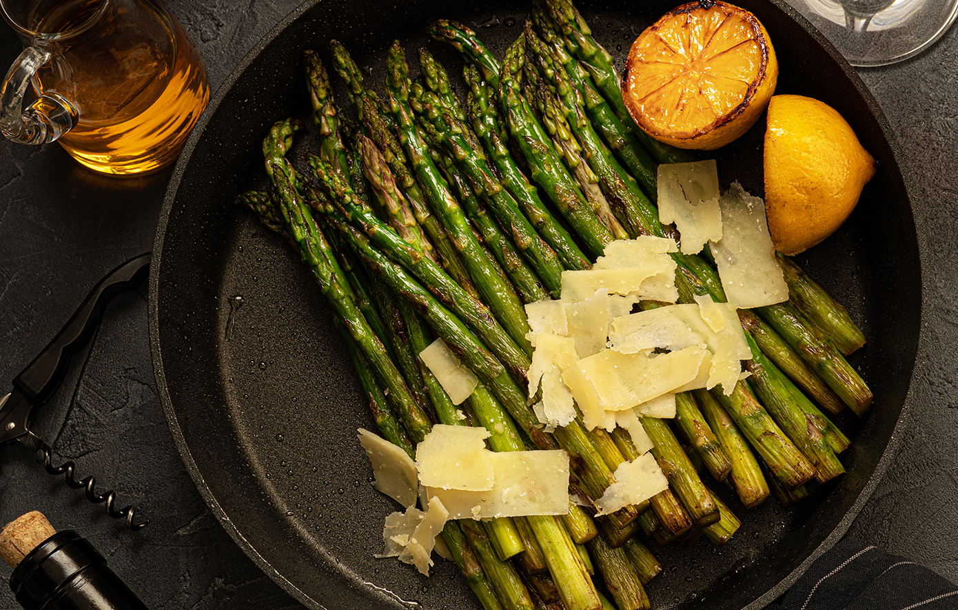 Σπαράγγια στο τηγάνι με λεμόνι και παρμεζάνα
