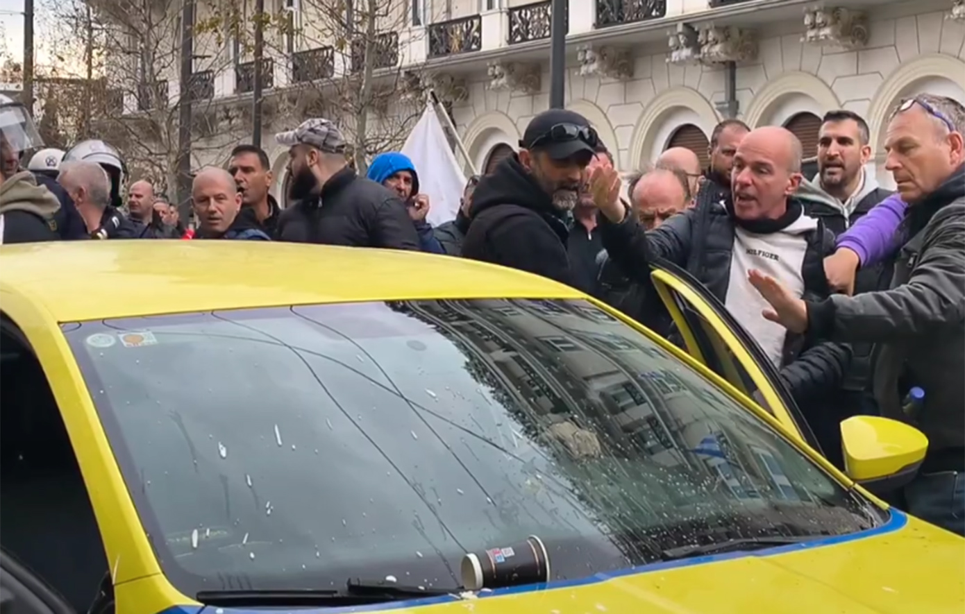 Ταξιτζήδες πήγαν να λιντσάρουν απεργοσπάστη στο Σύνταγμα: Επενέβησαν τα ΜΑΤ &#8211; Δείτε βίντεο