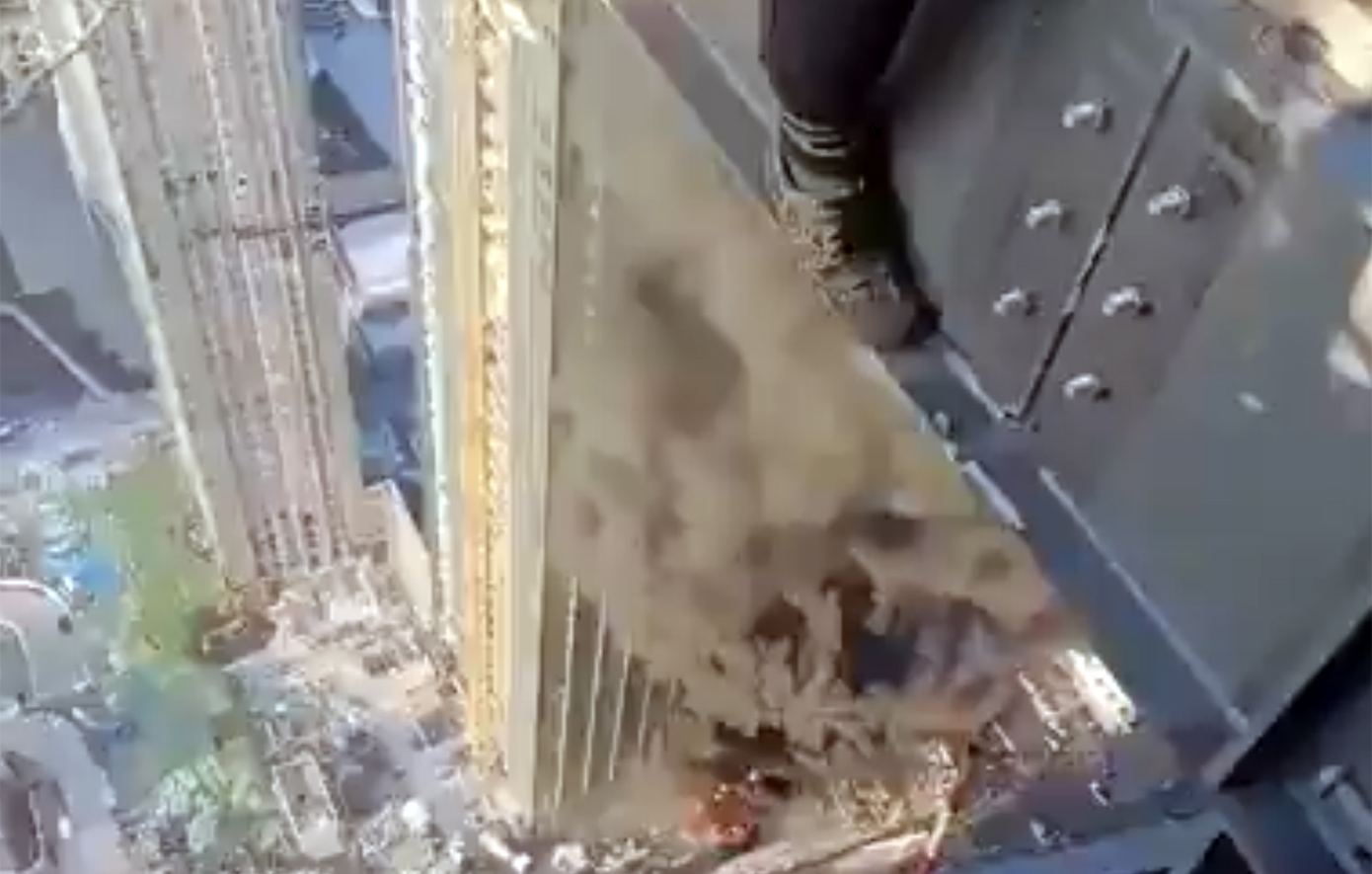 Σκηνές πανικού σε υπό κατασκευή οικοδομή στο Τελ Αβίβ – Εργάτες βλέπουν δίπλα τους να εκρήγνυται πύραυλος