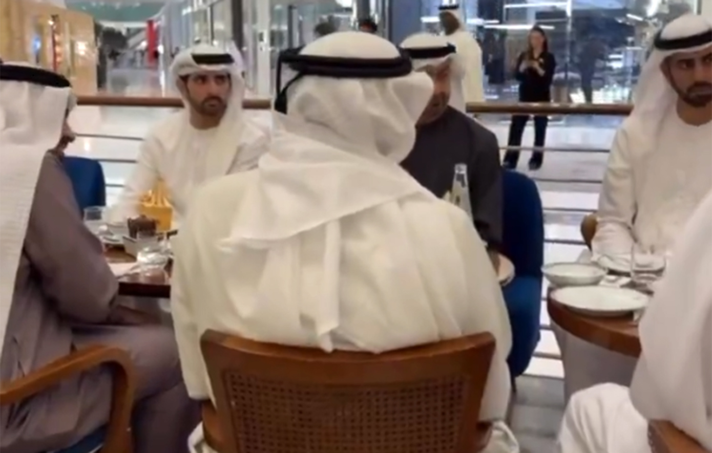 Εν μέσω αναχαιτίσεων drones, οι ηγέτες των Ηνωμένων Αραβικών Εμιράτων πήγαν για καφέ σε mall