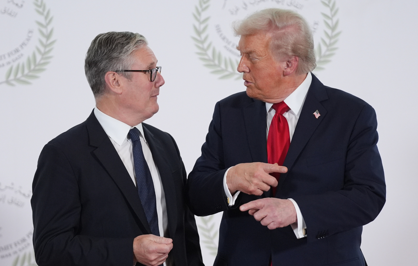 Κιρ Στάρμερ &#8211; Ντόναλντ Τραμπ: Μίλησαν για τη Μέση Ανατολή &#8211; Ο εφιάλτης του πληθωρισμού απειλεί τη Βρετανία