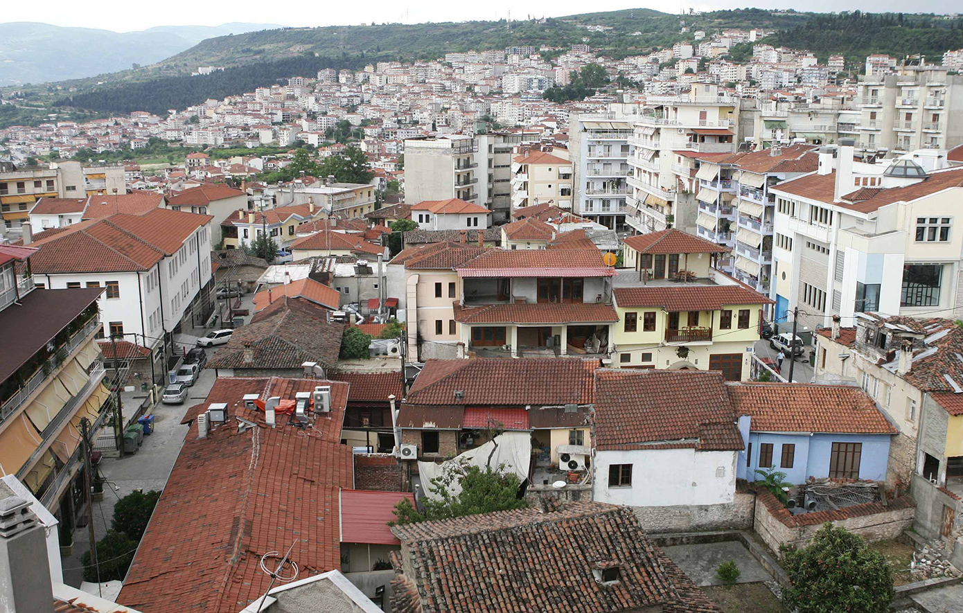 Άγριος ξυλοδαρμός 24χρονης στη Βέροια: Ποιος είναι ο 20χρονος που κρατείται, ομολόγησε και θα συλληφθεί μέσα στην ημέρα