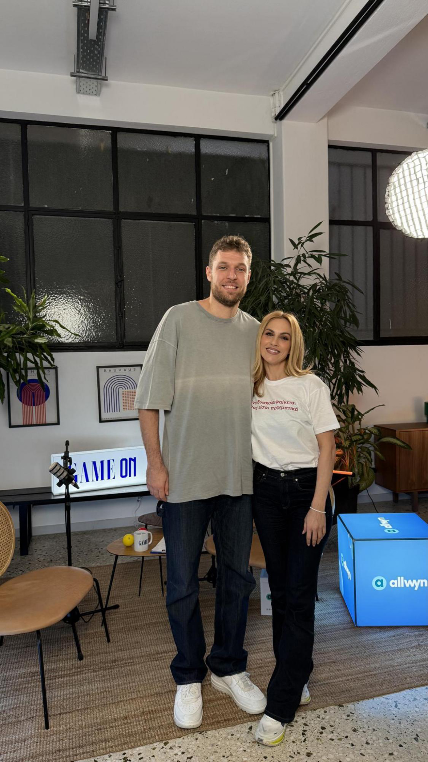 Ο Σάσα Βεζένκοφ κάνει buzzer beater στην πρεμιέρα του Game On με τη Ντορέττα Παπαδημητρίου – Αποκαλύψεις και εξομολογήσεις από τον άσσο του Ολυμπιακού στο 1ο επεισόδιο της νέας σειράς vidcast powered by Allwyn