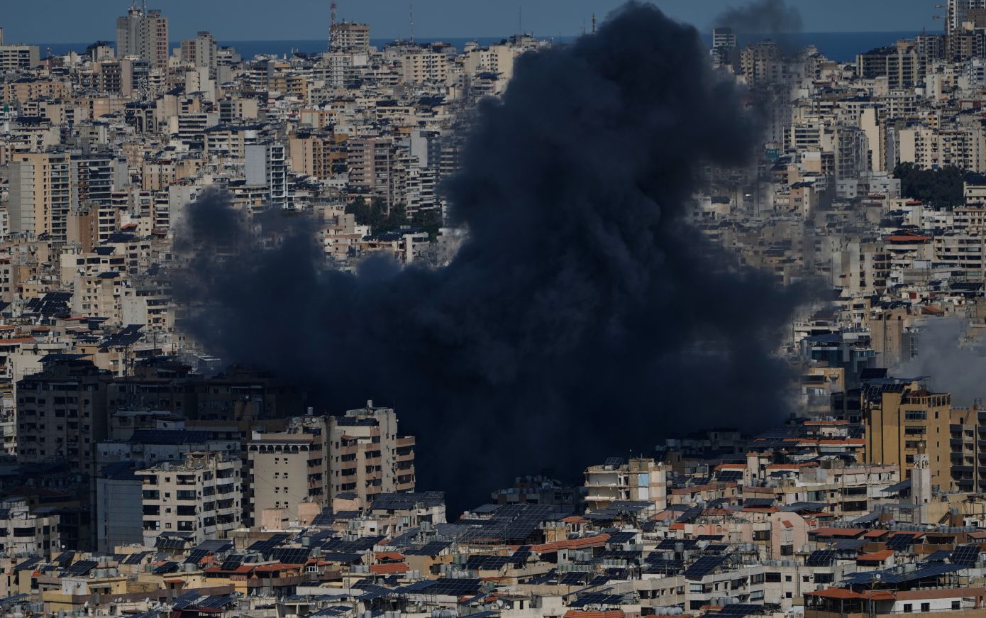 Ισχυρές εκρήξεις συγκλόνισαν την Τεχεράνη, νέα ομοβροντία πυραύλων προς το Ισραήλ &#8211; Στήλες καπνού υψώνονται στη Βηρυτό