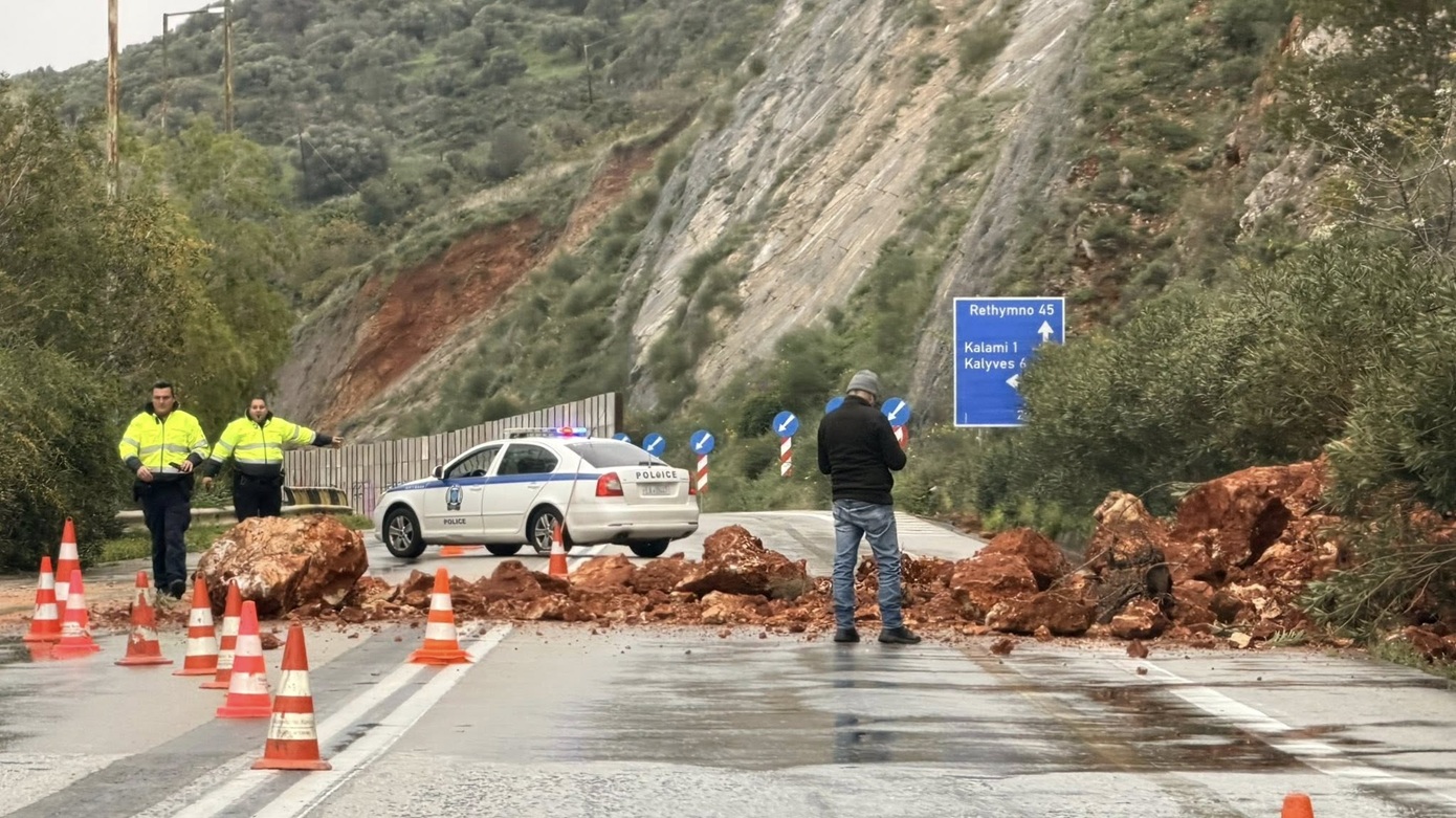 Χανιά: Κατολιθήσεις από την έντονη βροχόπτωση &#8211; Προβλήματα στον ΒΟΑΚ