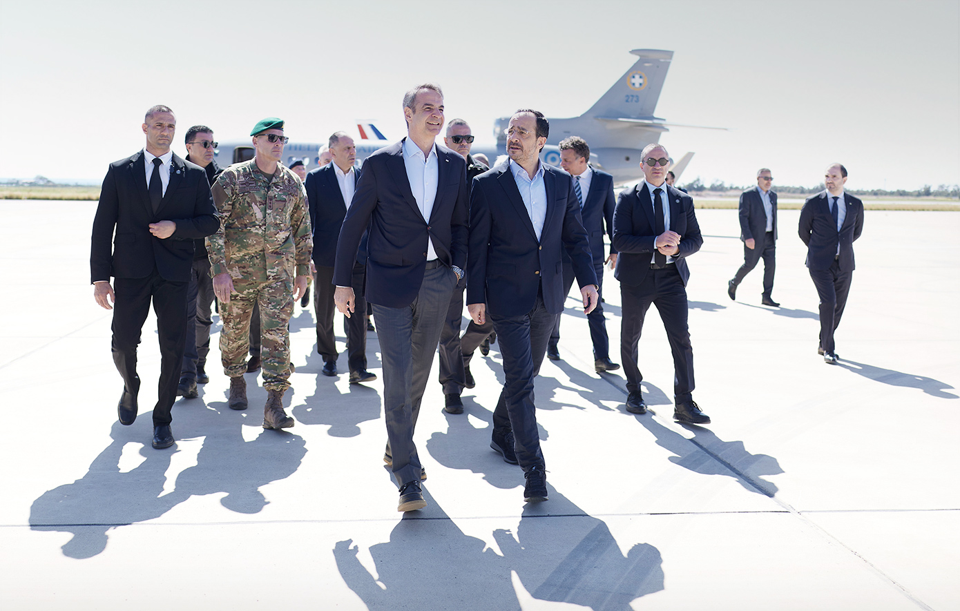 Στην Κύπρο Μητσοτάκης και Μακρόν για την τριμερή με Χριστοδουλίδη