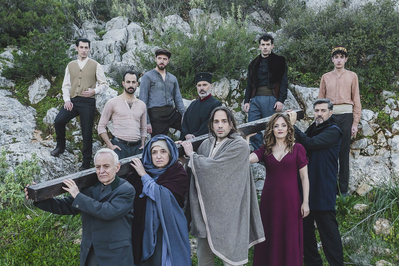 «Ο Χριστός ξανασταυρώνεται»: Το συγκλονιστικό μυθιστόρημα του Καζαντζάκη ανεβαίνει στη σκηνή &#8211; Η παράσταση που δεν χάνεται