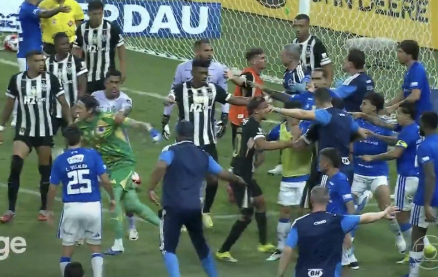 Πολύ ξύλο σε αγώνα της Βραζιλίας &#8211; Ο διαιτητής απέβαλε συνολικά 23 παίκτες