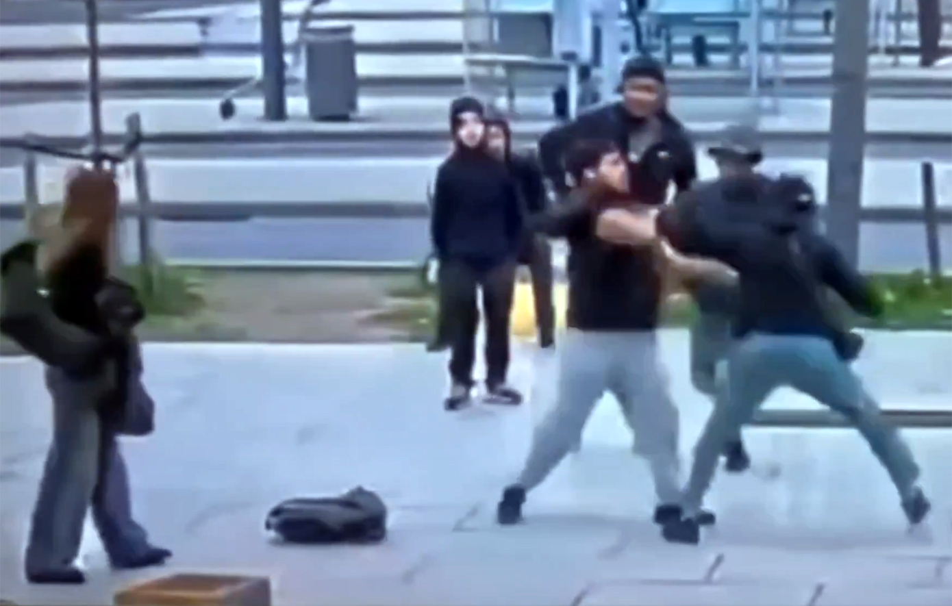 Αποτρόπαιο περιστατικό βίας στο Βέλγιο: Τον ξυλοκόπησαν άγρια επειδή υπερασπίστηκε κοπέλα που δέχθηκε παρενόχληση έξω από σταθμό τρένου