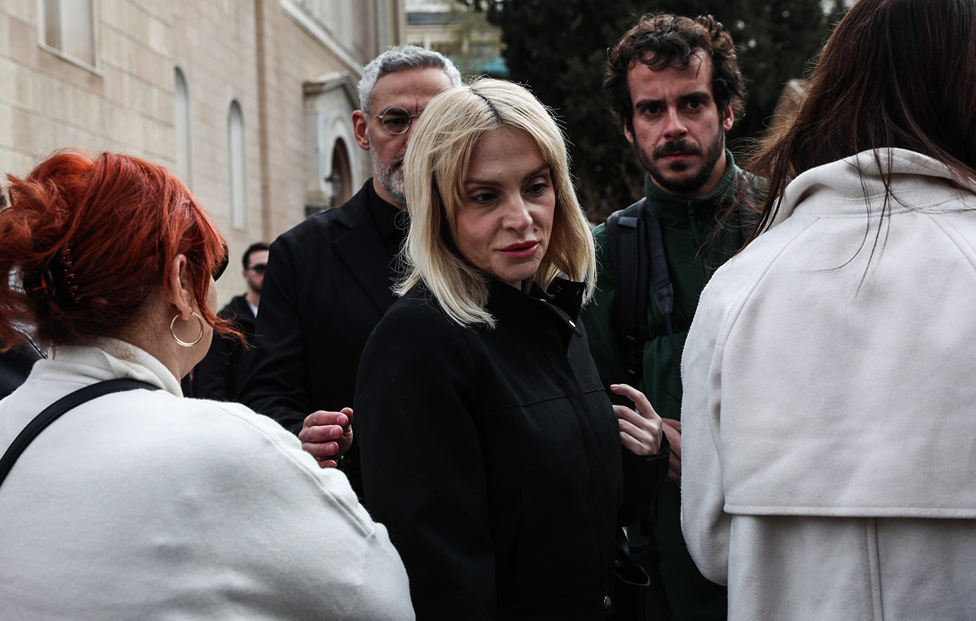 Το τελευταίο αντίο στη Μαρινέλλα: Στη Μητρόπολη η σορός της, συντετριμμένη η οικογένειά της