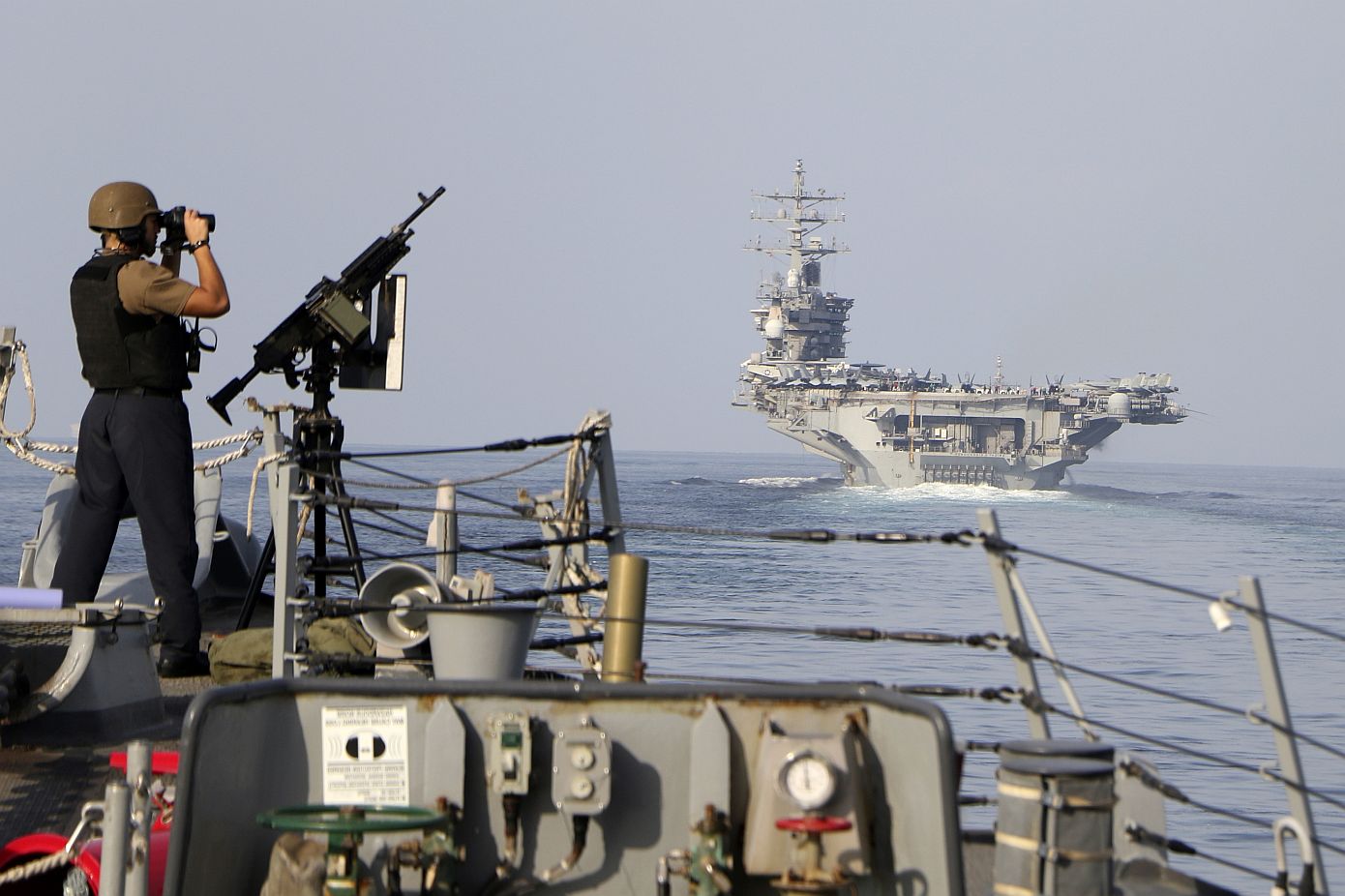 Στενά του Ορμούζ: Σε ισχύ ο ναυτικός αποκλεισμός των ΗΠΑ &#8211; «Αν μας χτυπήσουν, θα τους ισοπεδώσουμε», προειδοποιεί ο Τραμπ