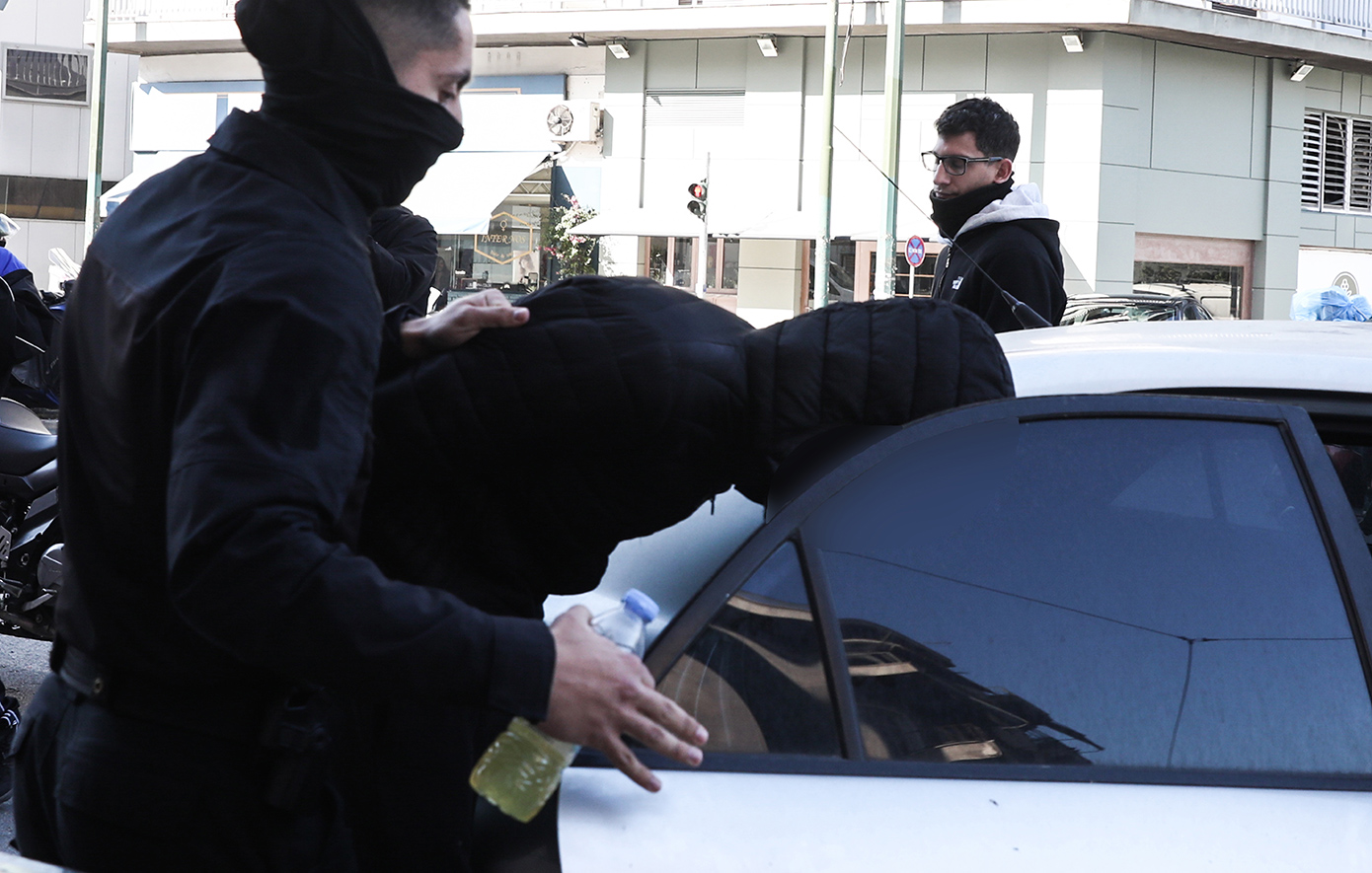 Στην Ευελπίδων ο ανήλικος που παρέσυρε και εγκατέλειψε τη 16χρονη στη Λιοσίων