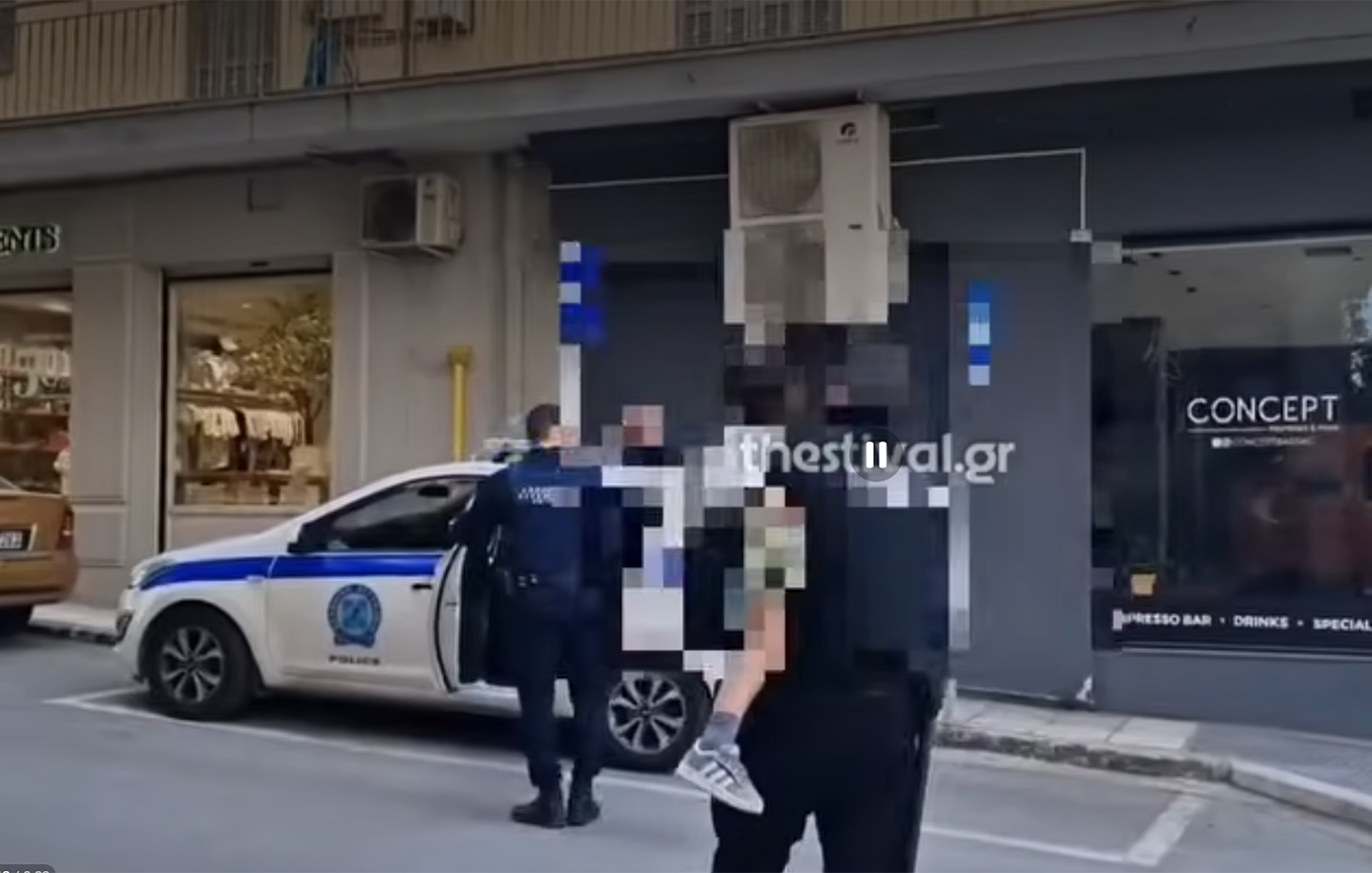 Η μητέρα του 5χρονου που πετούσε πράγματα από το μπαλκόνι έσπασε τη σιωπή της: Ήταν λάθος, εκτέθηκα ως μητέρα»