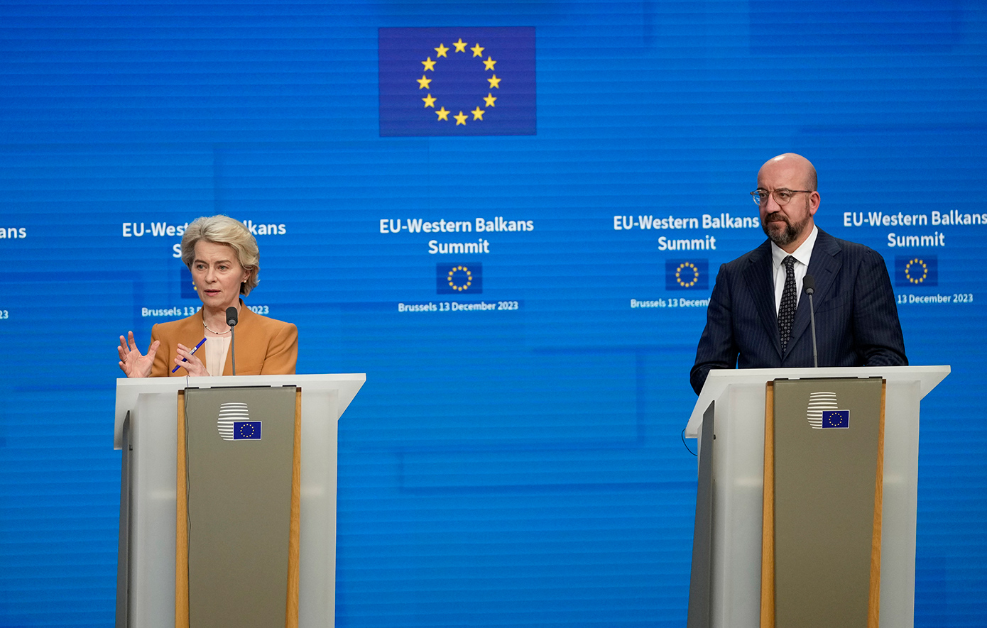 Το «Sofagate» ξαναζωντανεύει: Φον ντερ Λάιεν και Σαρλ Μισέλ τσακώθηκαν πάλι για την Τουρκία