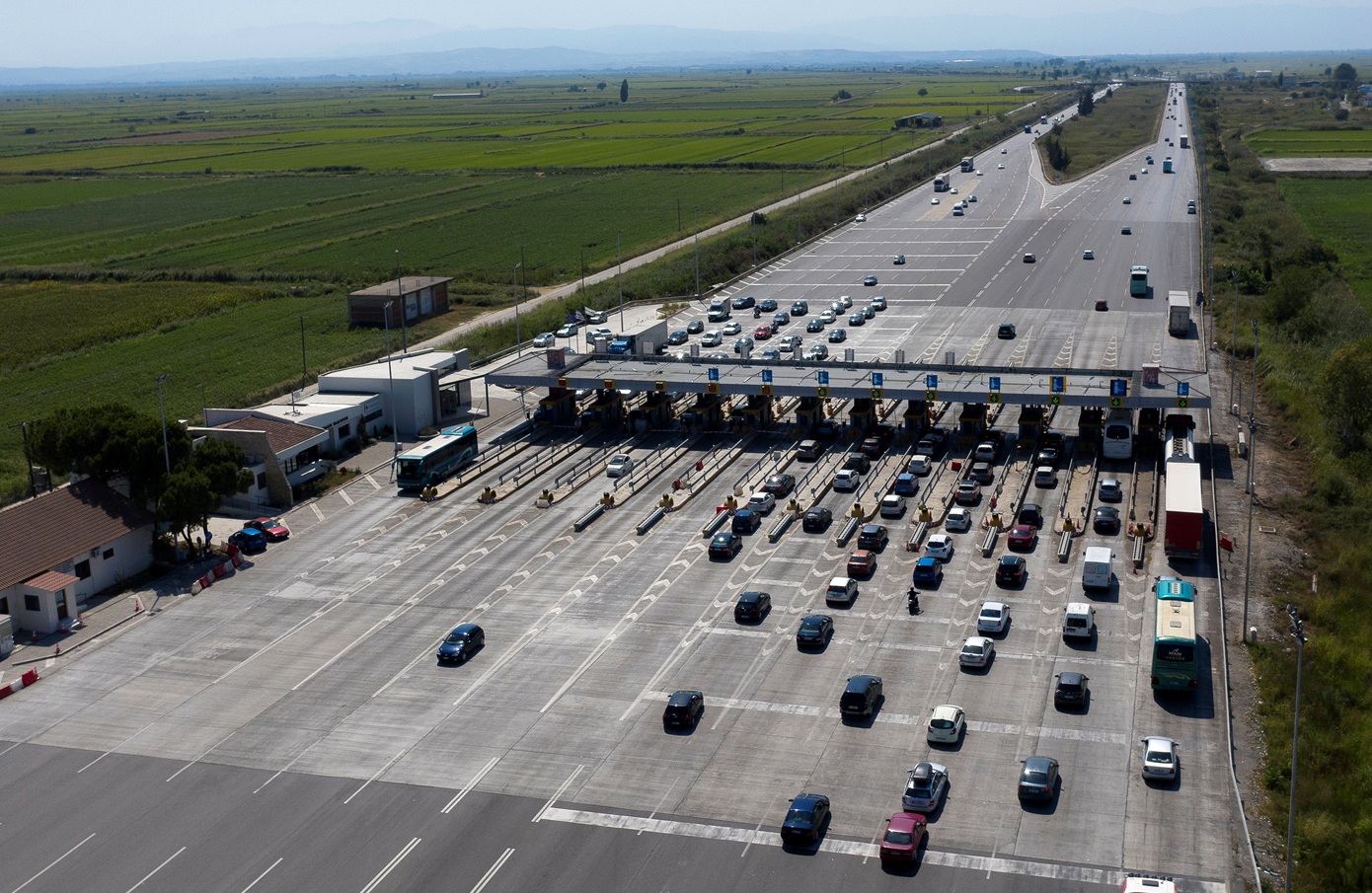 Χωρίς προβλήματα, μέχρι στιγμής, η έξοδος και των τελευταίων θεσσαλονικέων εκδρομέων του Πάσχα