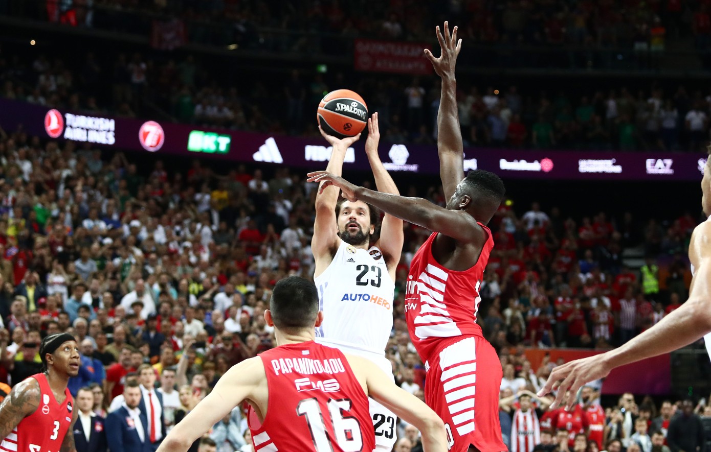 Ο Γιουλ θυμήθηκε το buzzer beater με τον Ολυμπιακό: Το πιο όμορφο σουτ, θα μείνει για πάντα