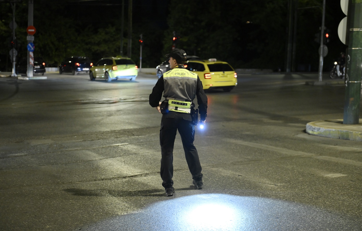 Συνελήφθη 46χρονος οδηγός ΙΧ που έτρεχε στη λεωφόρο Κηφισού με πάνω από 200 χλμ/ώρα και μεθυσμένος