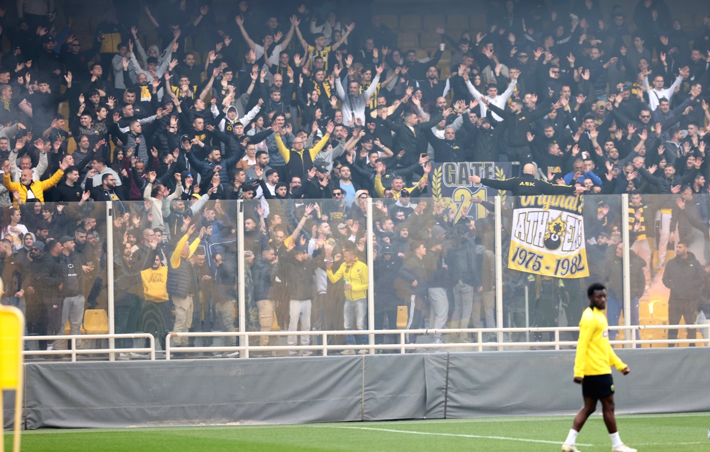 ΑΕΚ: Αποθέωση στην προπόνηση και σύνθημα νίκης ενόψει Ολυμπιακού