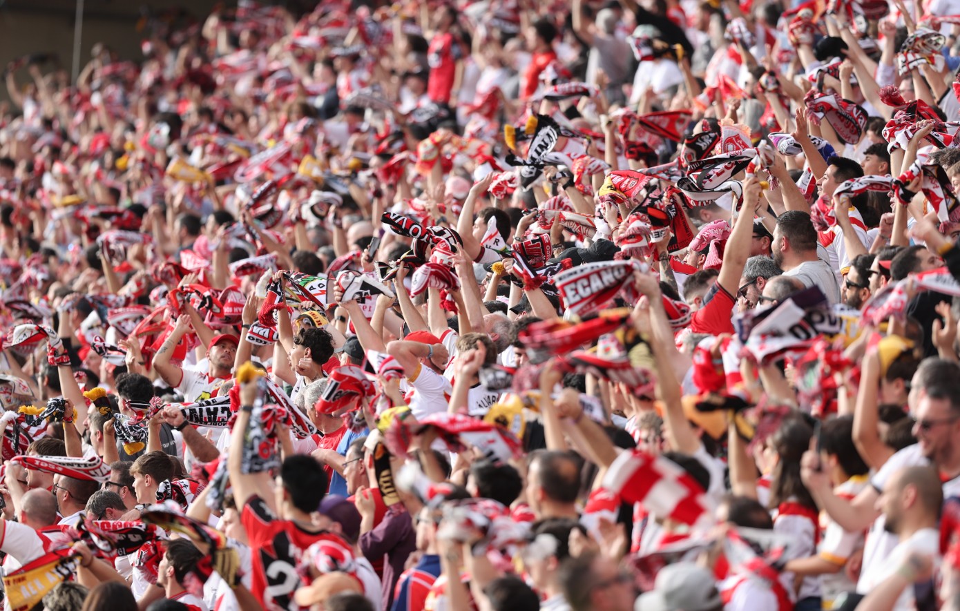 ΑΕΚ &#8211; Ράγιο Βαγιεκάνο: Και Έλληνες φίλαθλοι στο πλευρό της ισπανικής ομάδας