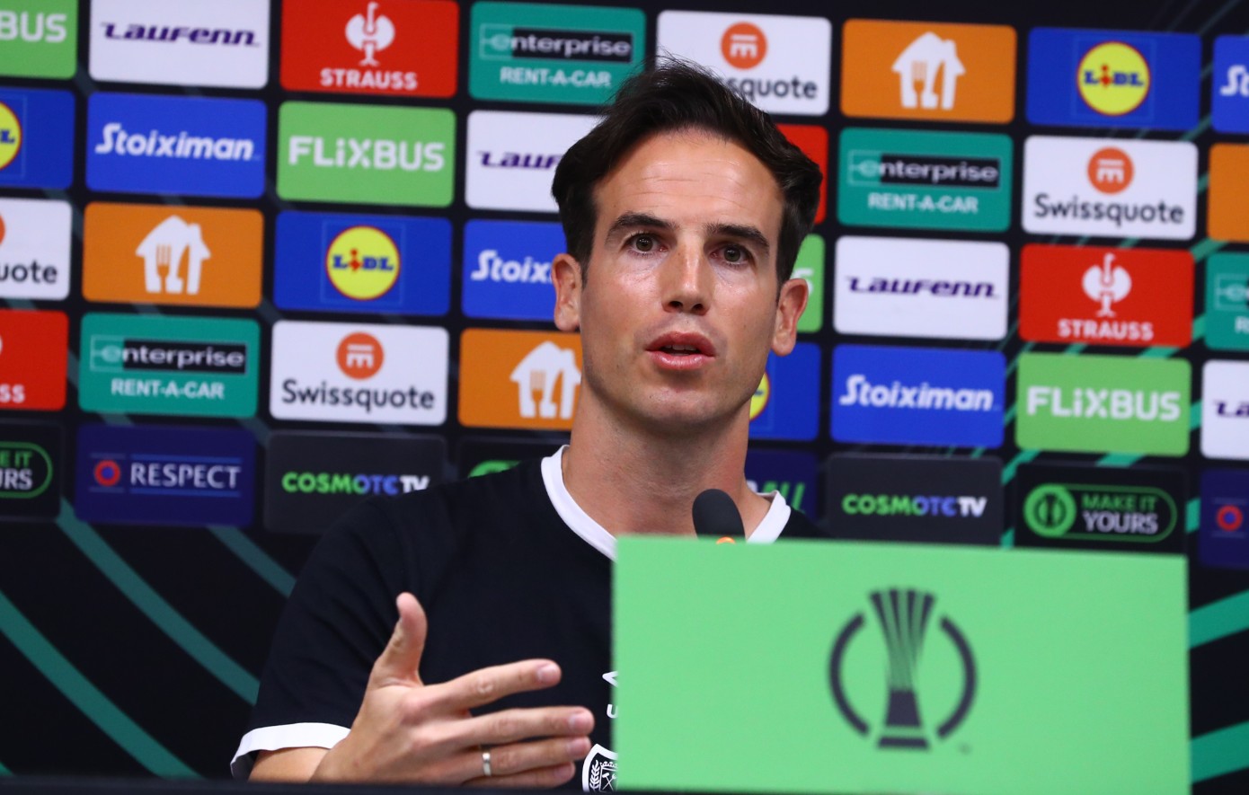 Προπονητής Ράγιο Βαγιακάνο: Η ΑΕΚ θα προσπαθήσει να σκοράρει γρήγορα, δεν πρέπει να σκεφτόμαστε το 3-0