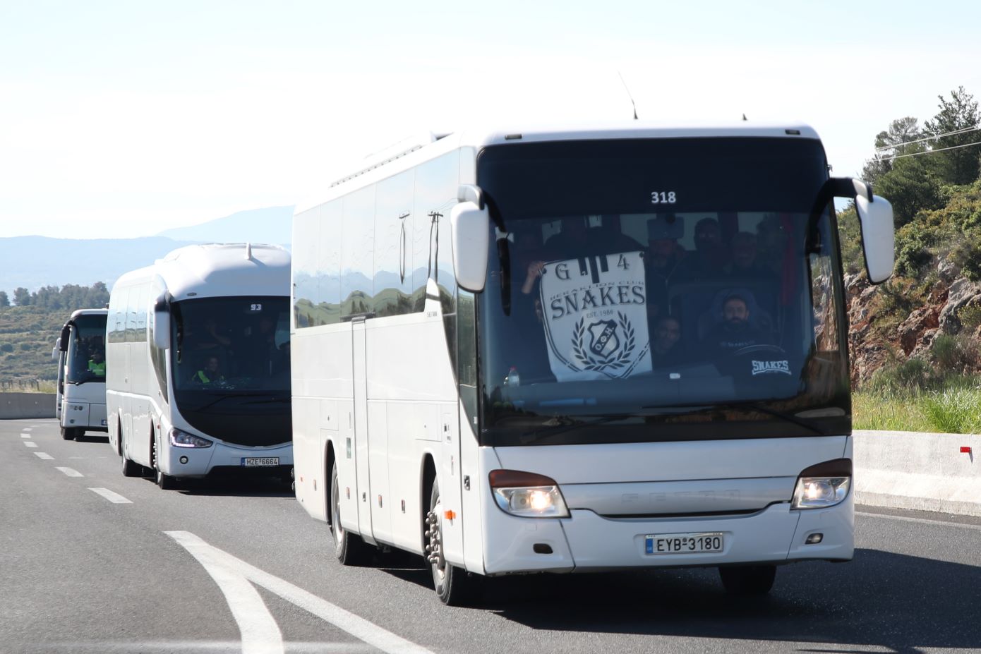 Τελικός Κυπέλλου: Κονβόι λεωφορείων με φιλάθλους του ΟΦΗ προς τον Βόλο