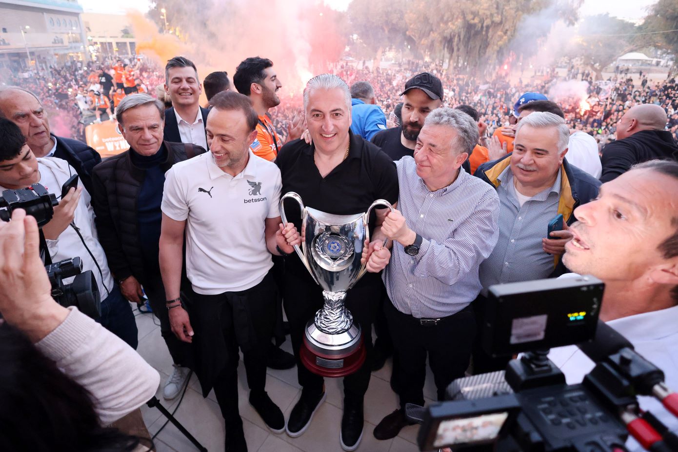 Μπούσης: «Φτιάξτε νέο γήπεδο στον ΟΦΗ»