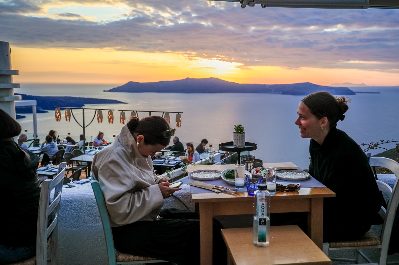 Με οδηγό το Πάσχα ανοίγει η τουριστική σεζόν &#8211; Θετικά μηνύματα αλλά και προκλήσεις για Κρήτη, Ρόδο και Σαντορίνη