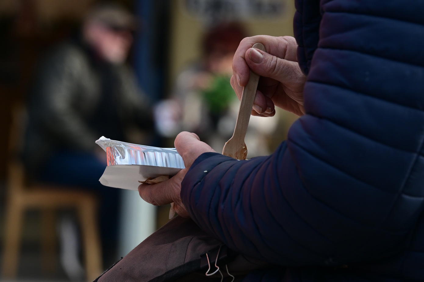 Γεύματα σε ωφελούμενους του Πολυδύναμου Κέντρου Αστέγων του δήμου Αθηναίων