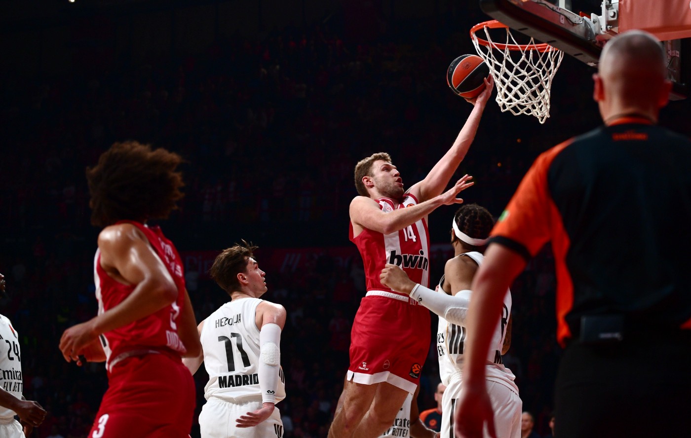 ΕuroLeague: «Κλειδώνει» την πρωτιά με νίκη ο Ολυμπιακός