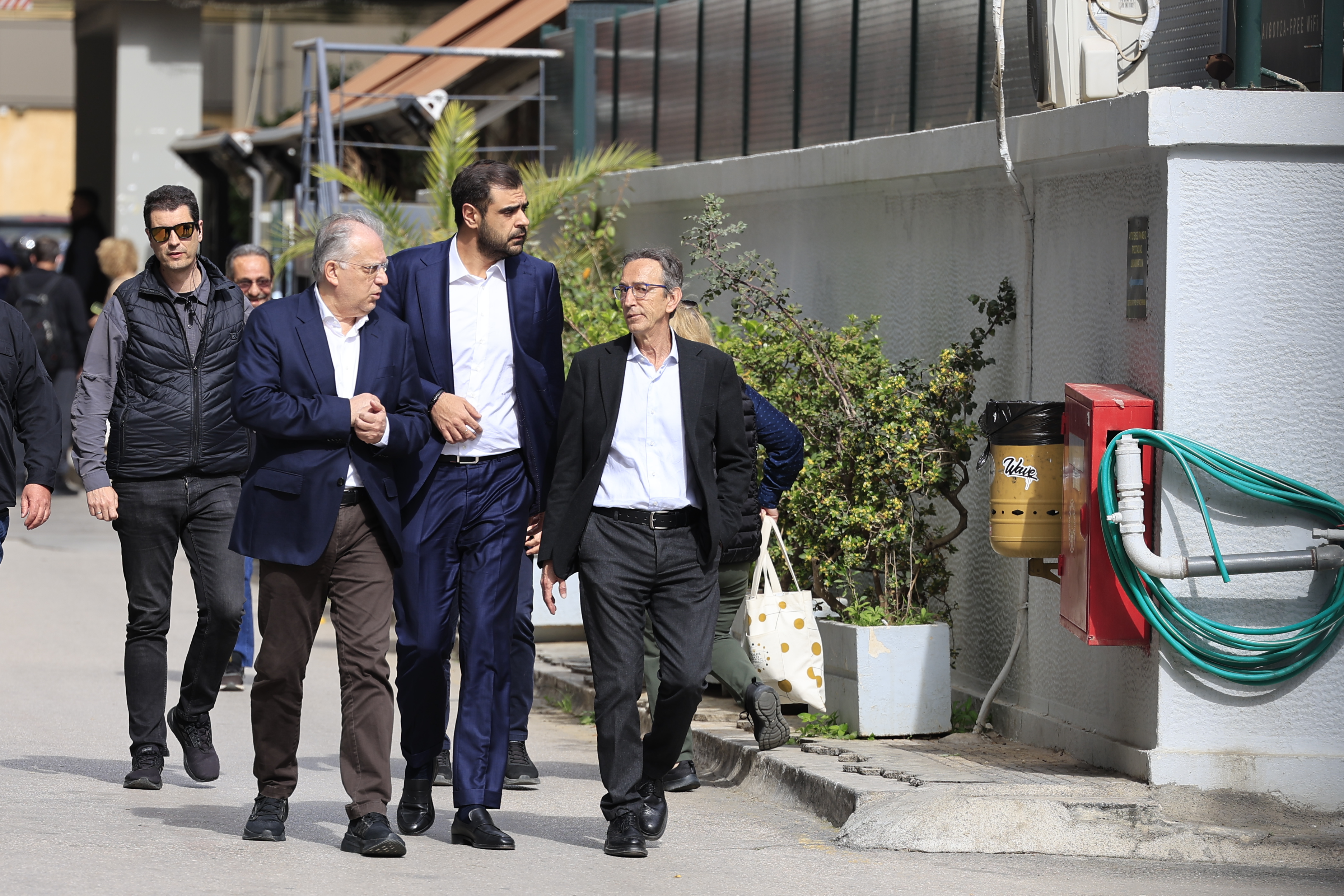 Αγωνία στον «Ευαγγελισμό» για τον Γιώργο Μυλωνάκη &#8211; Πλήθος κυβερνητικών στελεχών στο πλευρό του