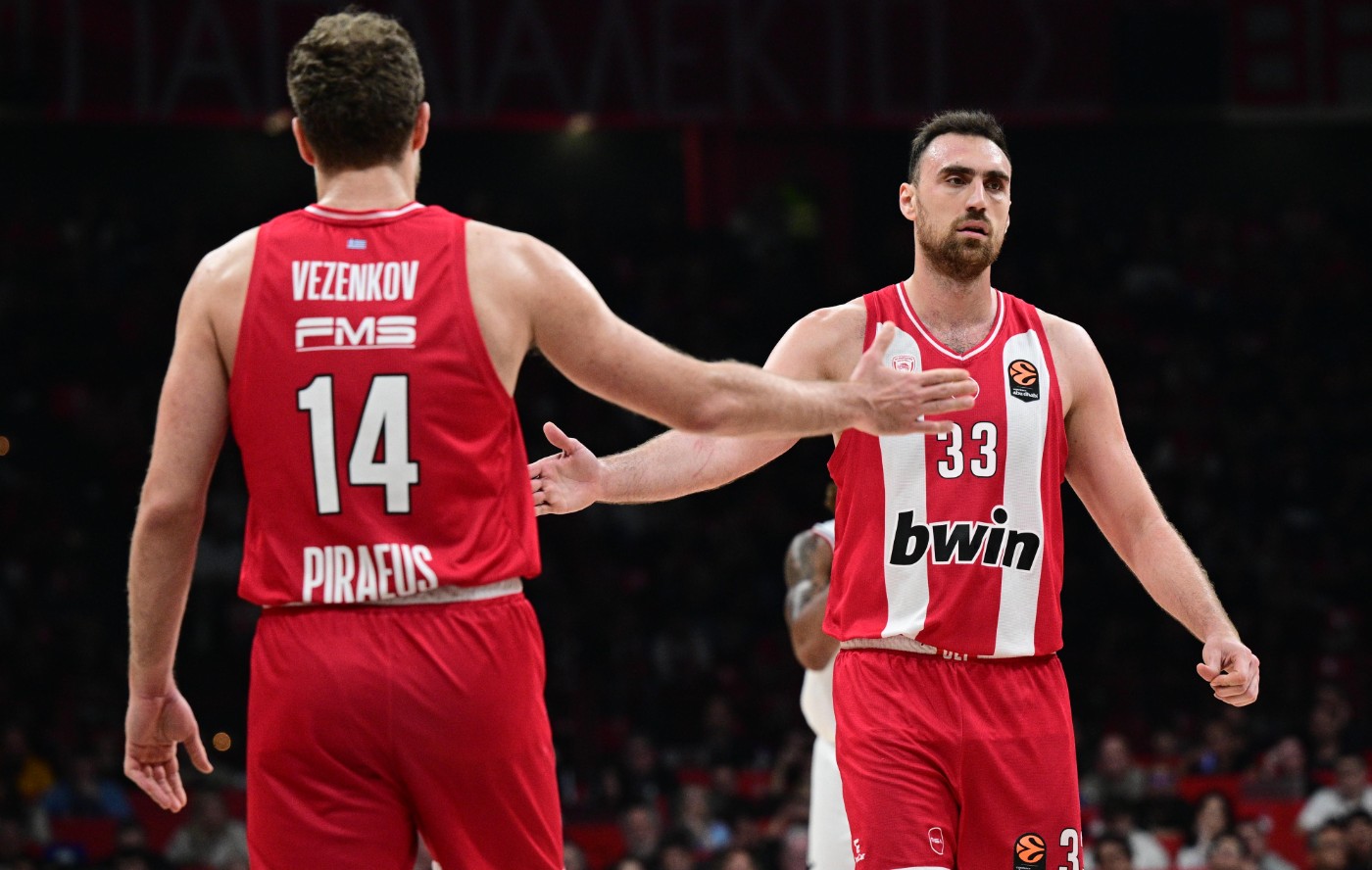 EuroLeague: Στην καλύτερη πεντάδα Βεζένκοβ και Μιλουτίνοφ