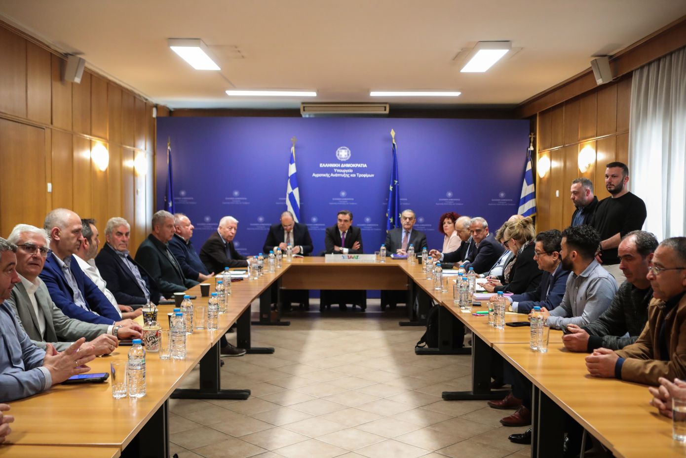 Ολοκληρώθηκε η συνάντηση στο υπ. Αγροτικής Ανάπτυξης &#8211; Σχοινάς: «Συμμερίζομαι την αγωνία, είχαμε μια καλή συζήτηση»