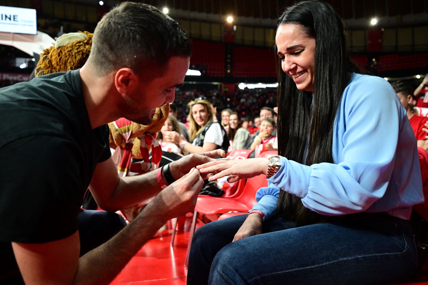 Όμορφες στιγμές στο ΣΕΦ, έγινε πρόταση γάμου