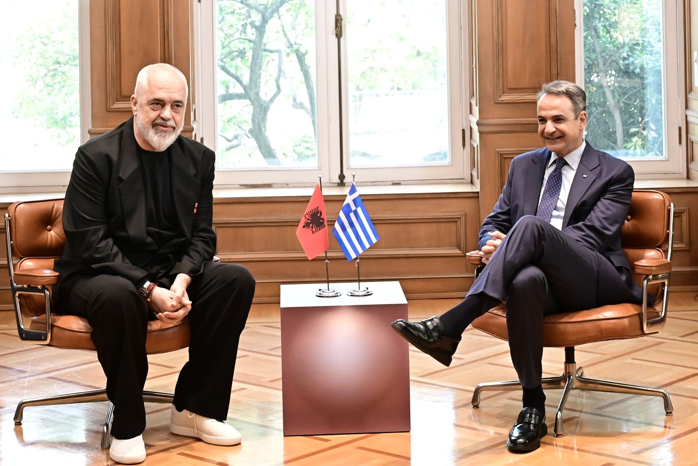 Τετ α τετ Μητσοτάκη &#8211; Έντι Ράμα: «Έχουμε μία σημαντική ευκαιρία να λύσουμε εκκρεμή ζητήματα»