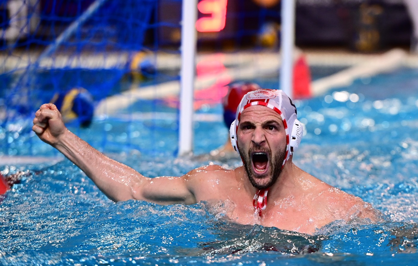 Ολυμπιακός &#8211; Νόβι Μπέογκραντ 16-15: Βήμα πρόκρισης στο Final Four του Champions League