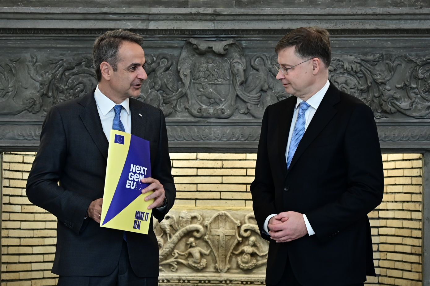 Ντομπρόφσκις σε Μητσοτάκη: Εντυπωσιακά τα αποτελέσματα της Ελλάδας στις μεταρρυθμίσεις, στην εξέλιξη του χρέους και την ανεργία