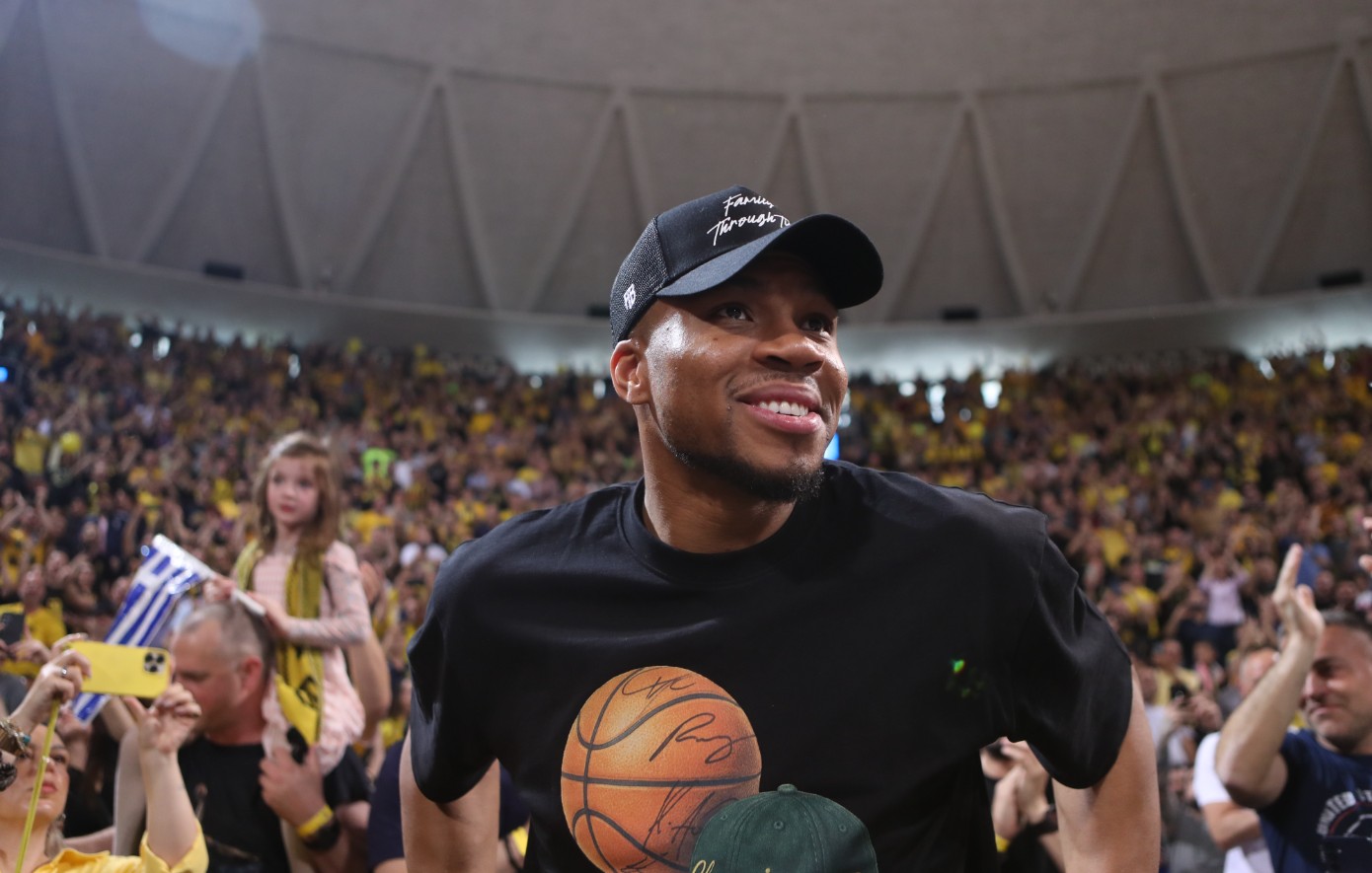 «Ρε Γιάννη, ρε Γιάννη, ρε Γιάννη…» &#8211; Το σύνθημα για τον Αντετοκούνμπο από τους οπαδούς του Άρη