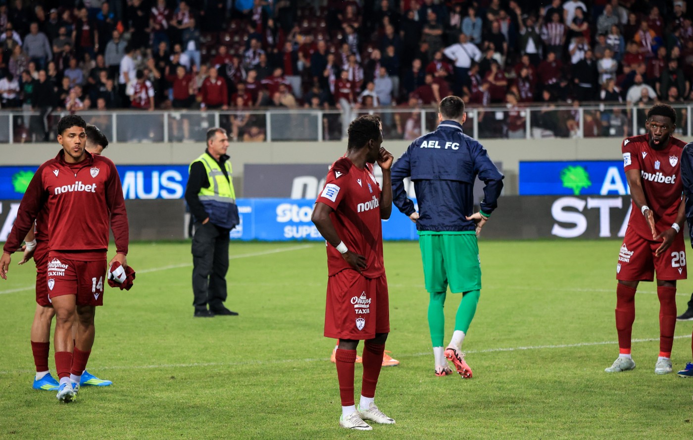 Αποδοκιμασίες και ένταση στη Λάρισα