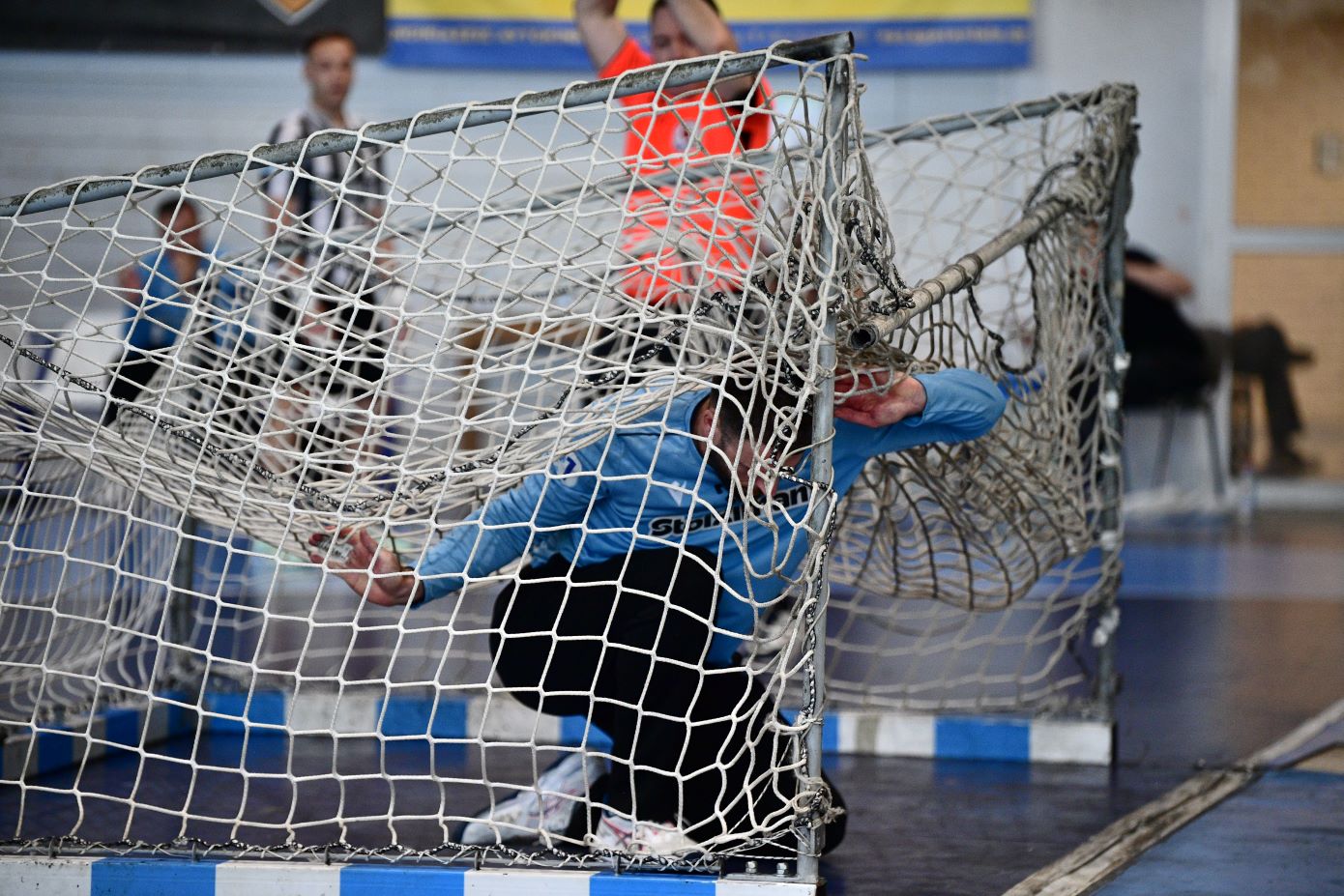 Χάντμπολ: Τρόμαξαν στο ΟΑΚΑ, έπεσε η εστία δίπλα στον γκολκίπερ του ΠΑΟΚ!