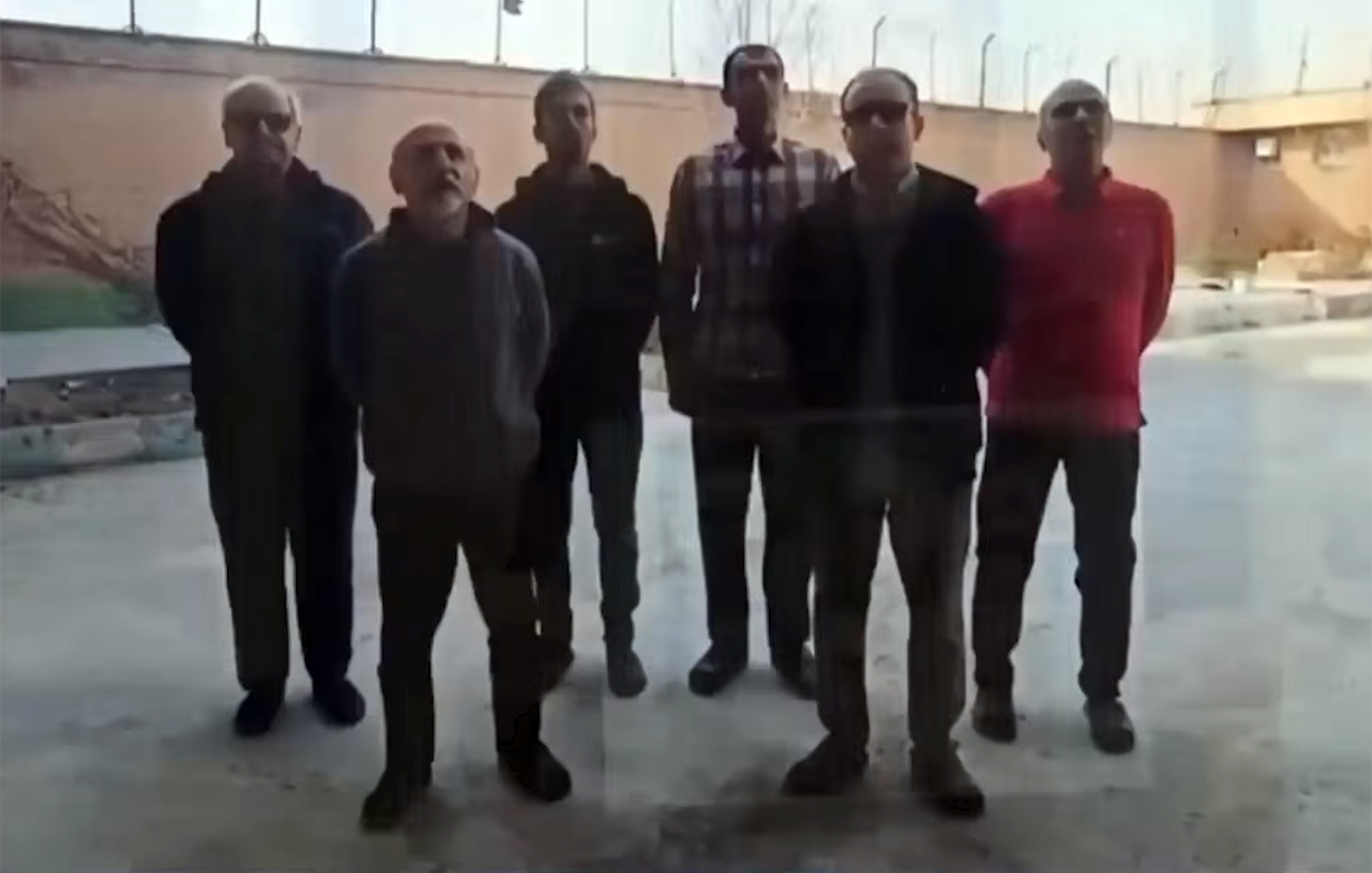 Τραγουδώντας πριν από την αγχόνη: Το συγκλονιστικό βίντεο από φυλακή-κολαστήριο στο Ιράν